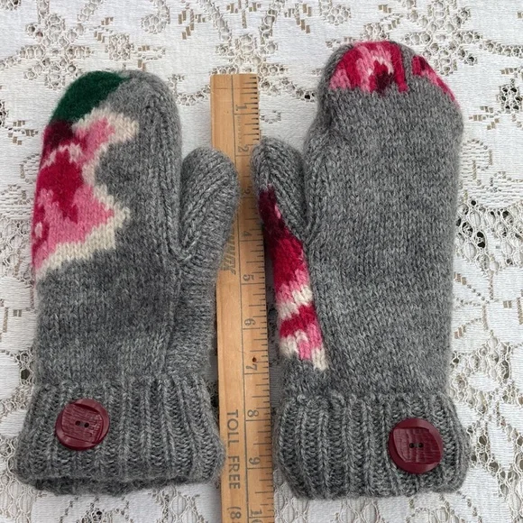 Grey and Pink wool Sweater Mittens - Picture 4 of 5